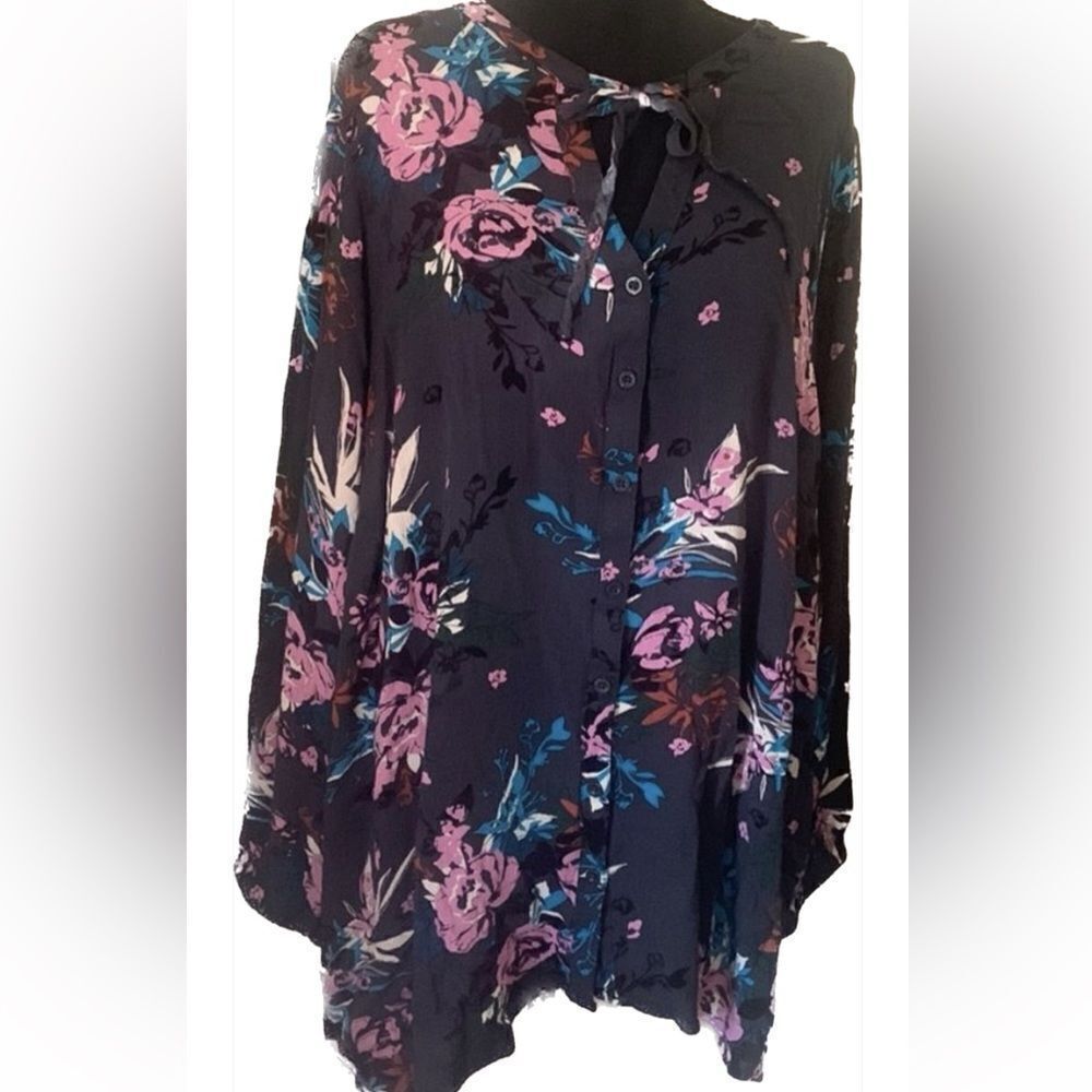Torrid blouse size 4 preloved ❤️